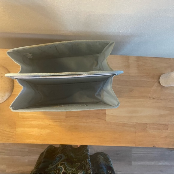 Alpha Xi Delta Thirty One Organizer - Picture 2 of 4